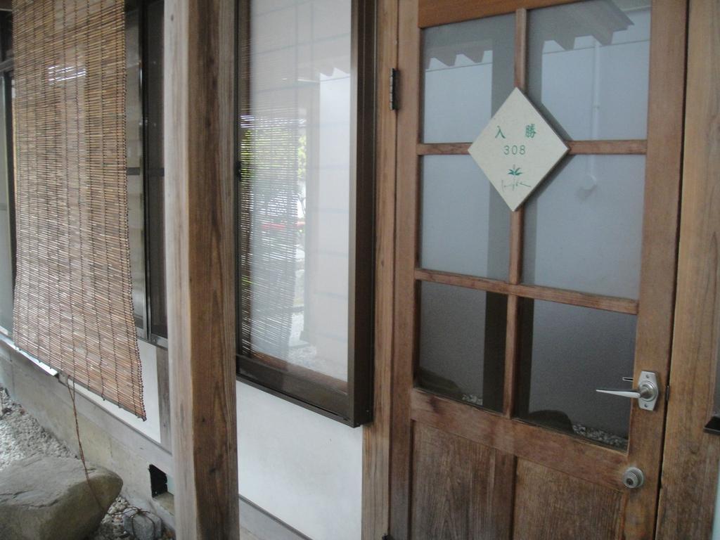 Jinpyokaku Hotel Yamanouchi  Exterior photo