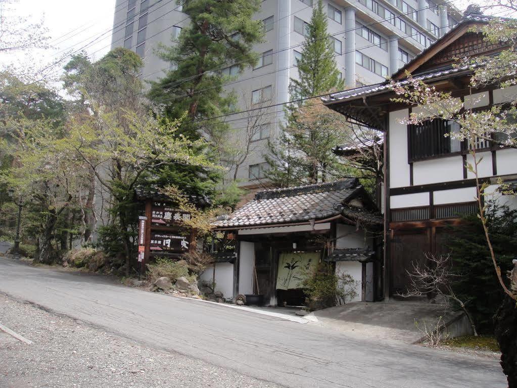Jinpyokaku Hotel Yamanouchi  Exterior photo