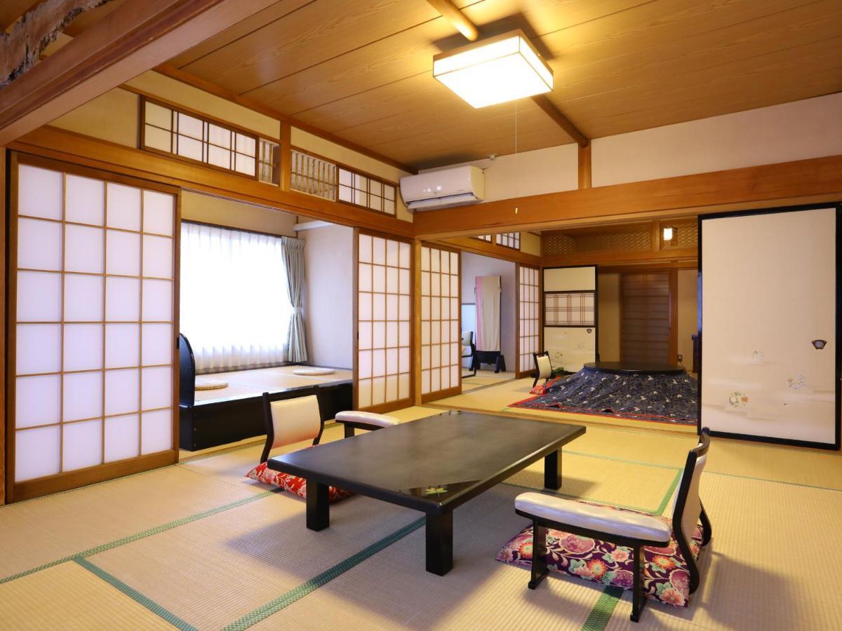 Jinpyokaku Hotel Yamanouchi  Exterior photo