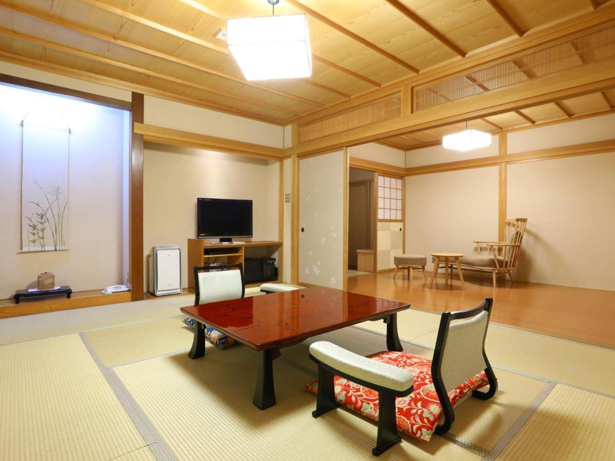 Jinpyokaku Hotel Yamanouchi  Exterior photo