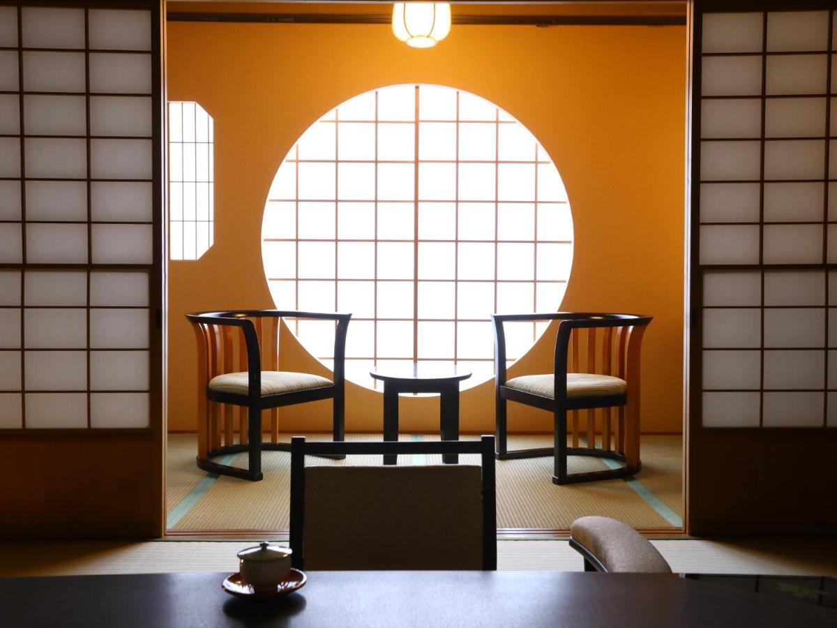 Jinpyokaku Hotel Yamanouchi  Exterior photo