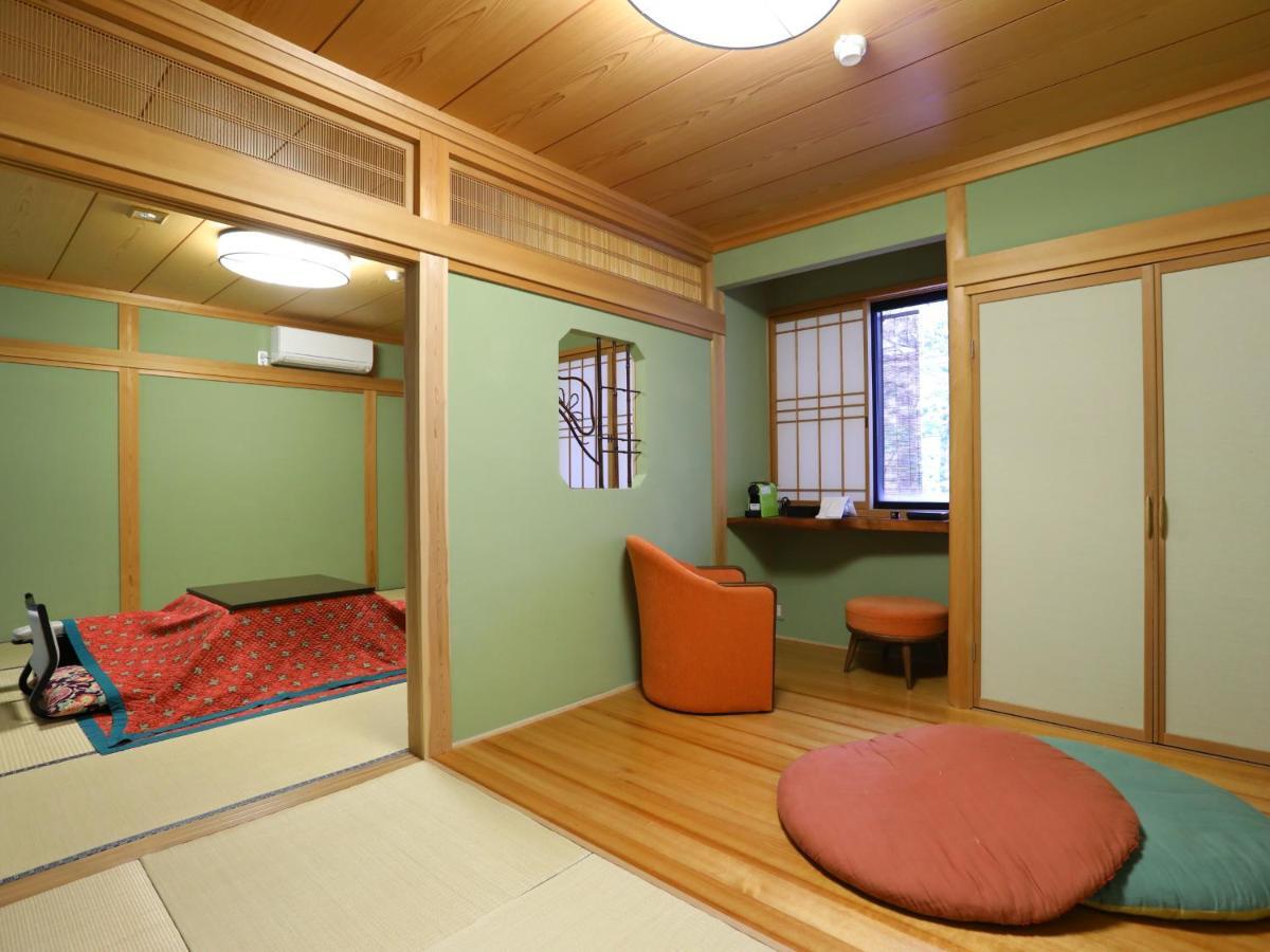 Jinpyokaku Hotel Yamanouchi  Exterior photo