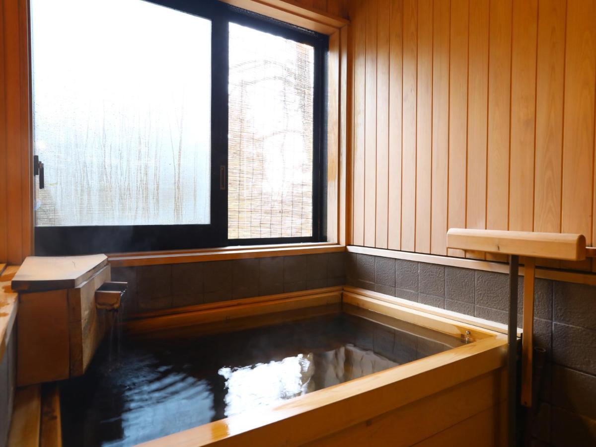 Jinpyokaku Hotel Yamanouchi  Exterior photo